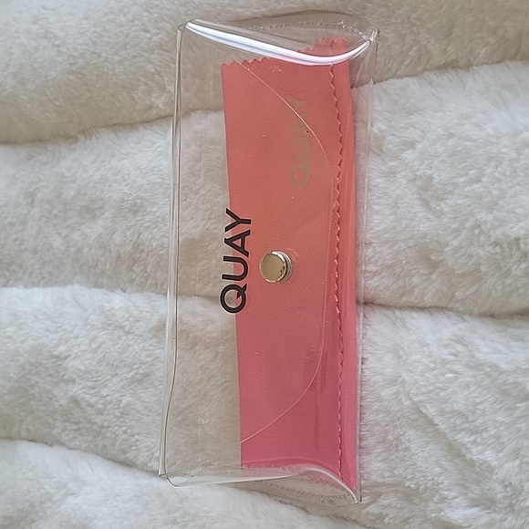 Quay | Women's Quay Shook Round Sunglasses, 50mm - Picture 7 of 9